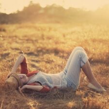 انواع ژست مدلینگ خوابیده