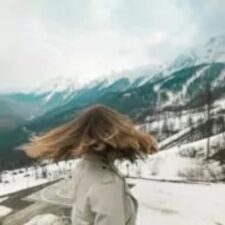 ژست حرکت موها