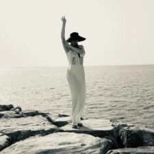آشنایی با انواع ژست مدلینگ ایستاده