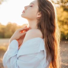 نمونه عکاسی ژست نیم رخ