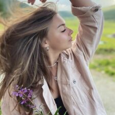 ژست عکاسی مدلینگ حرکت موها